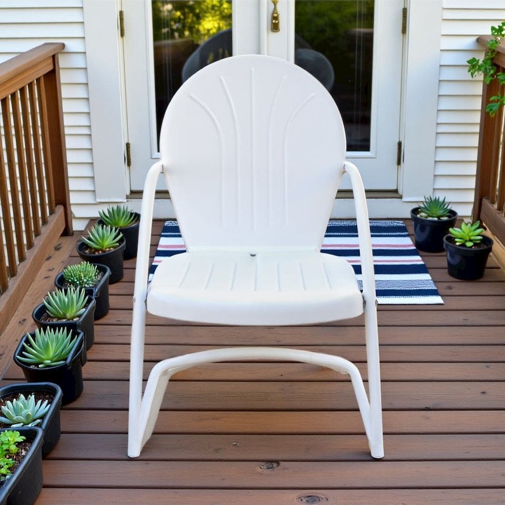 White Metal Patio Chair with Gloss Finish – Decorative Retro Style. Picture 3