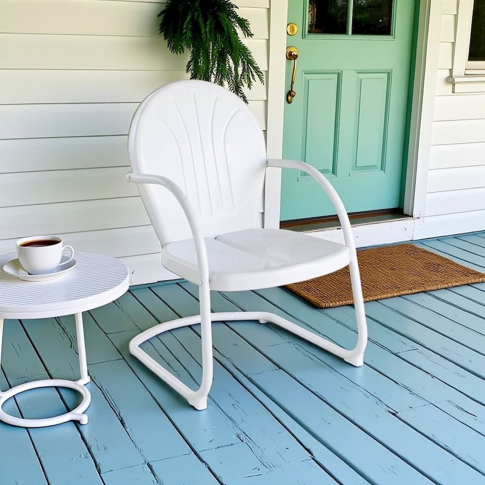 White Metal Patio Chair with Gloss Finish – Decorative Retro Style. Picture 2