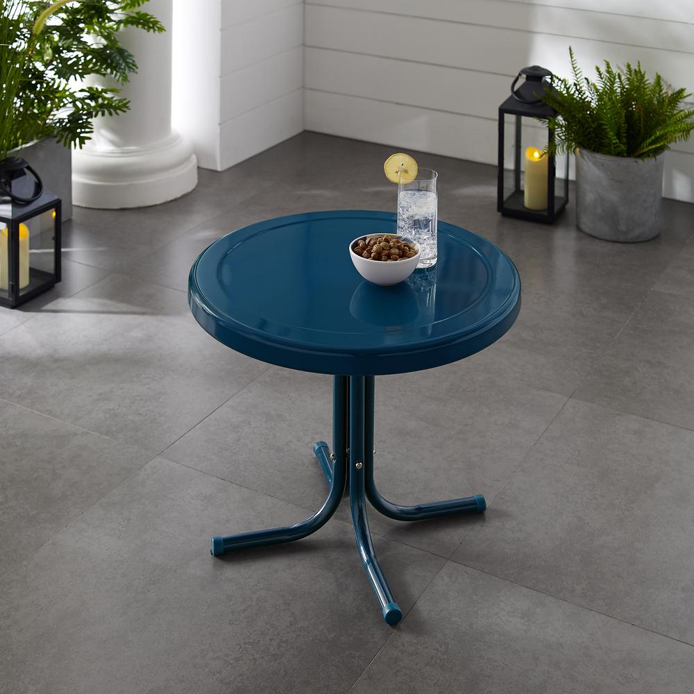Griffith Retro Outdoor Side Table. Picture 2