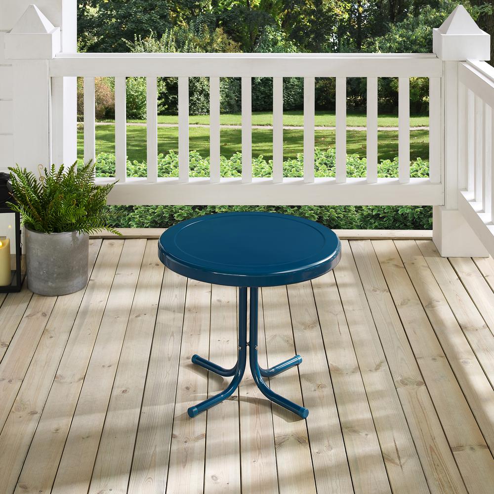 Griffith Retro Outdoor Side Table. Picture 4