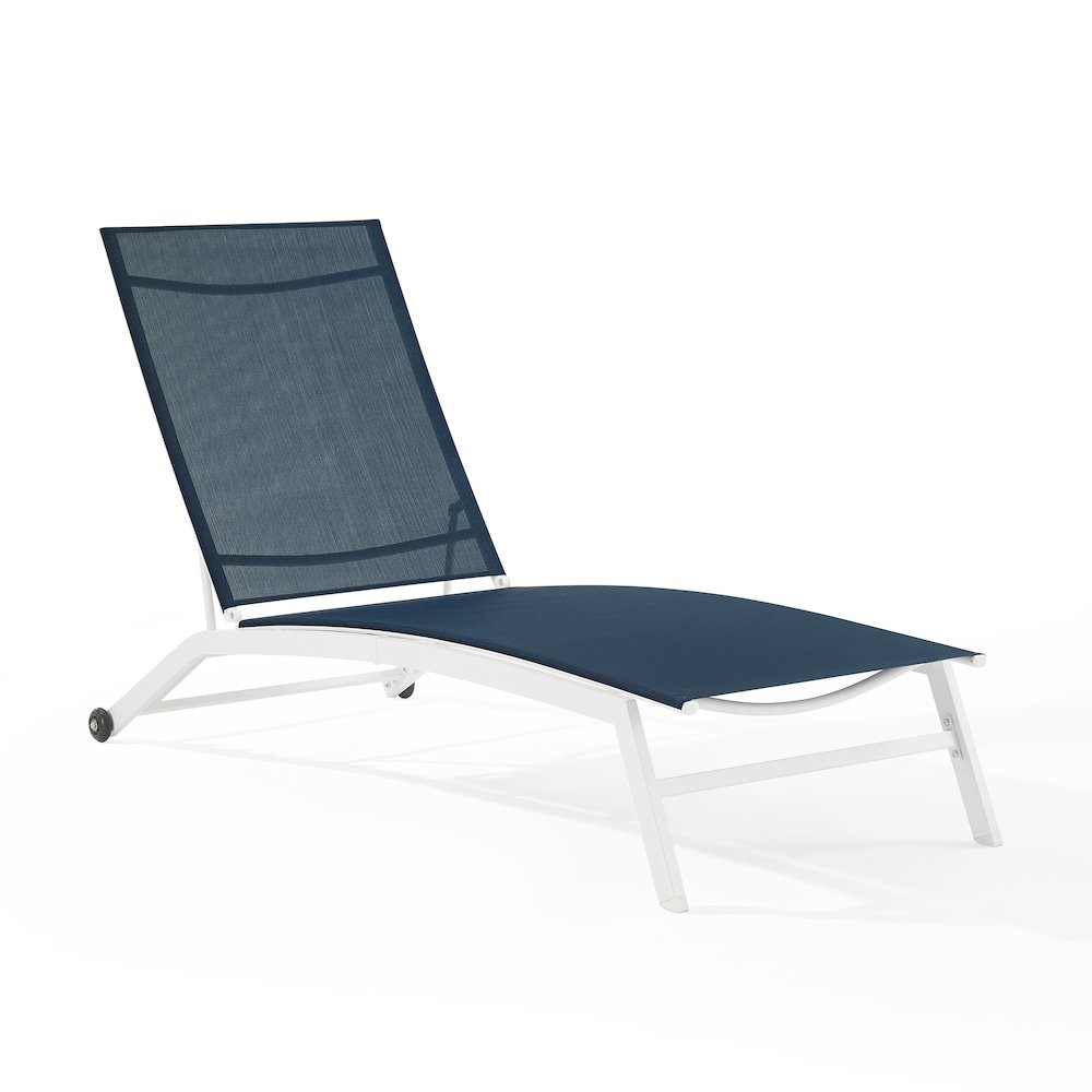 Weaver Outdoor Chaise Lounge. Picture 1