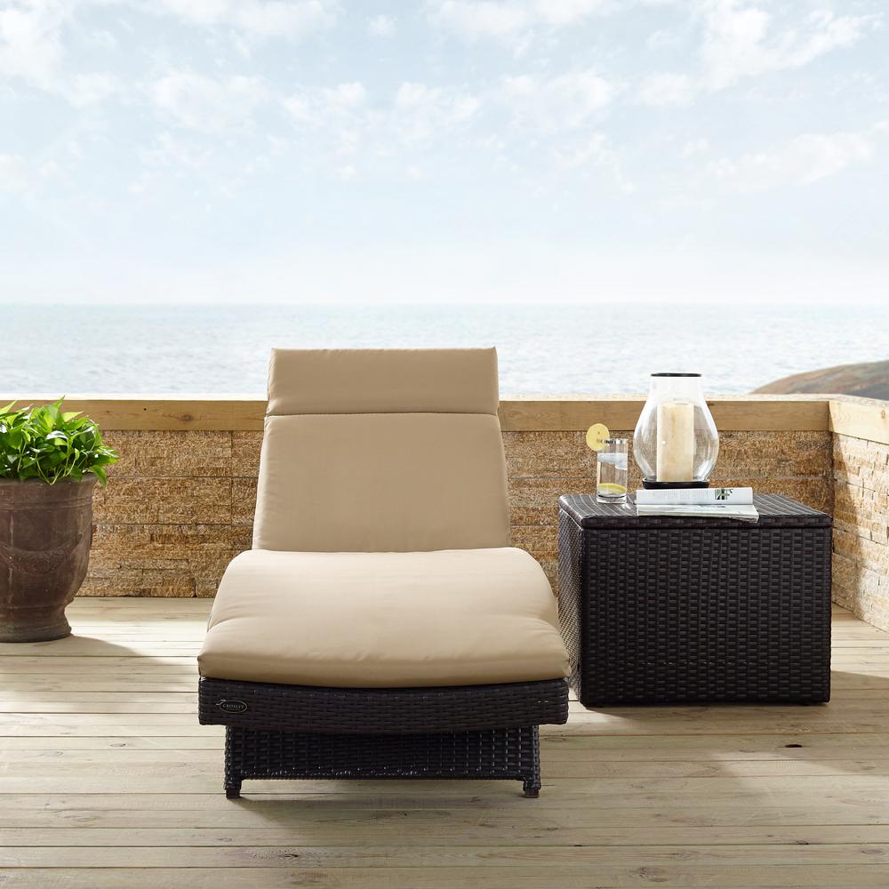 Biscayne Wicker Outdoor Chaise Lounge. Picture 3