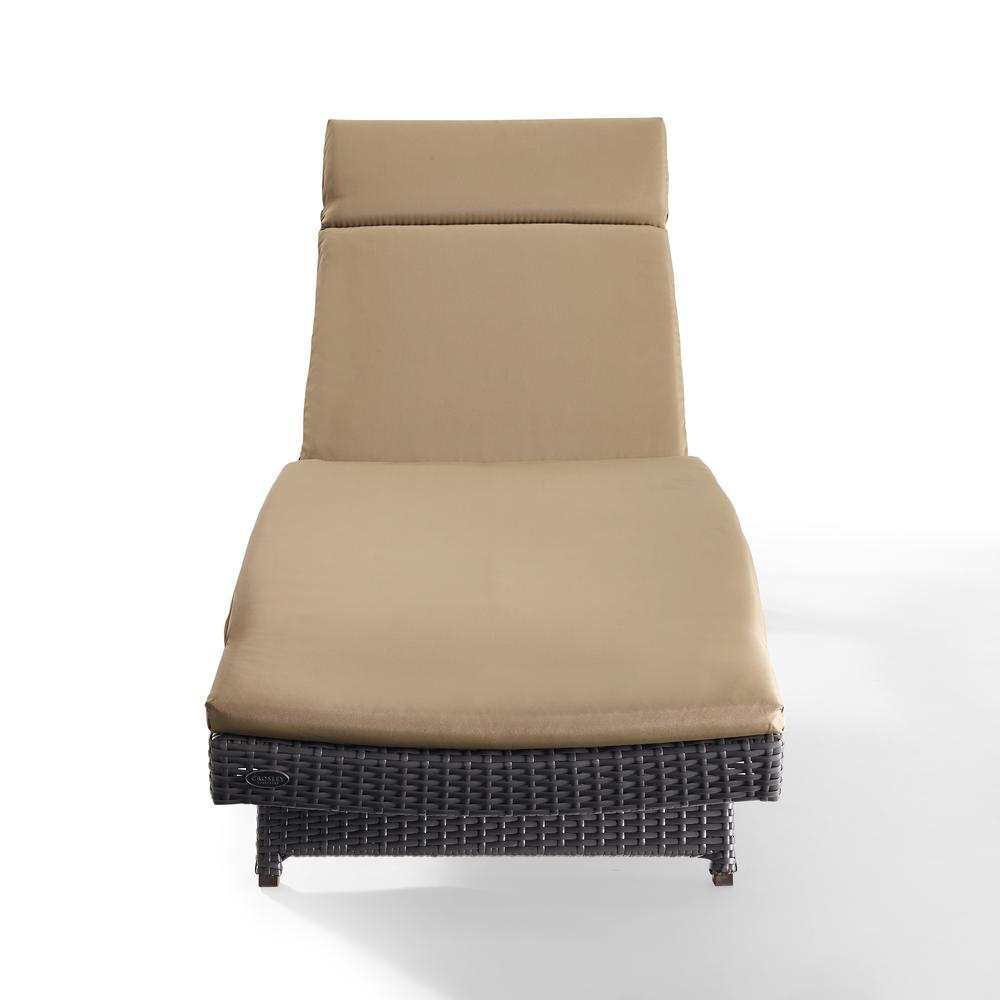 Biscayne Wicker Outdoor Chaise Lounge. Picture 10