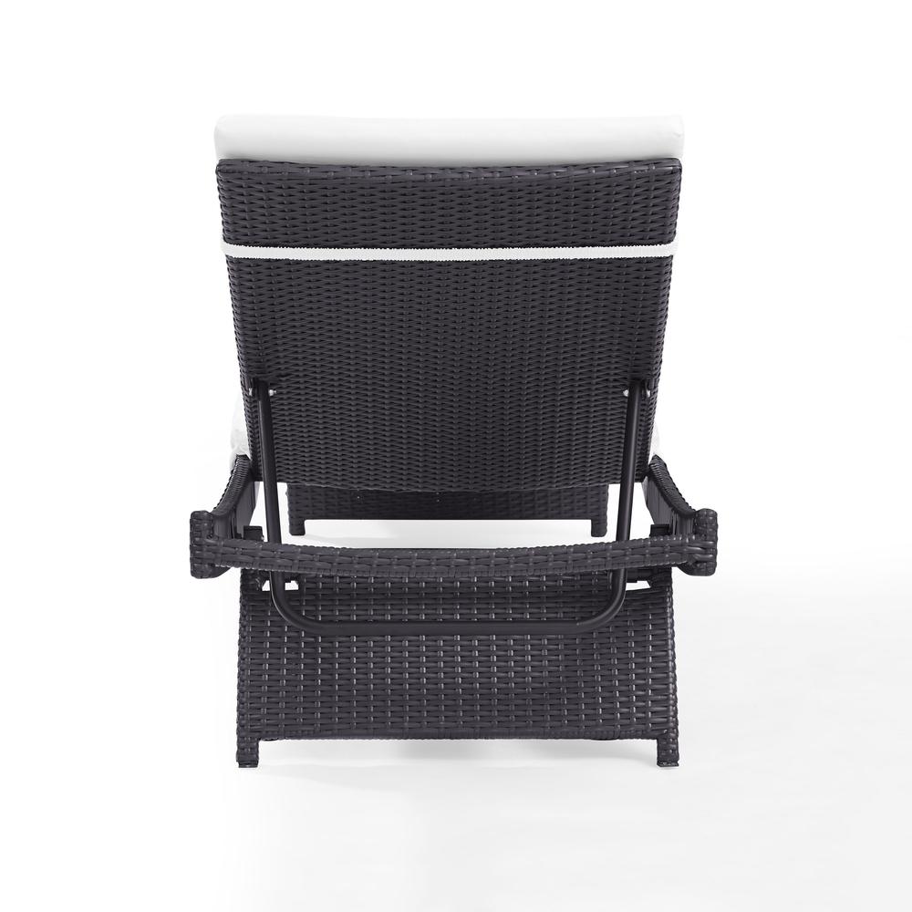 Biscayne Outdoor Wicker Chaise Lounge White/Brown. Picture 7