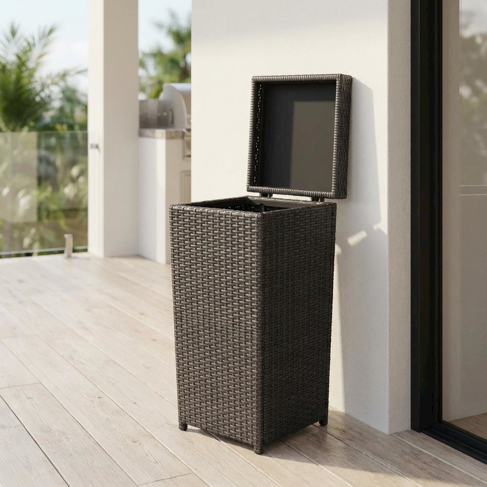 Wicker Trash Can with Elegant Design and Durable Construction. Picture 2