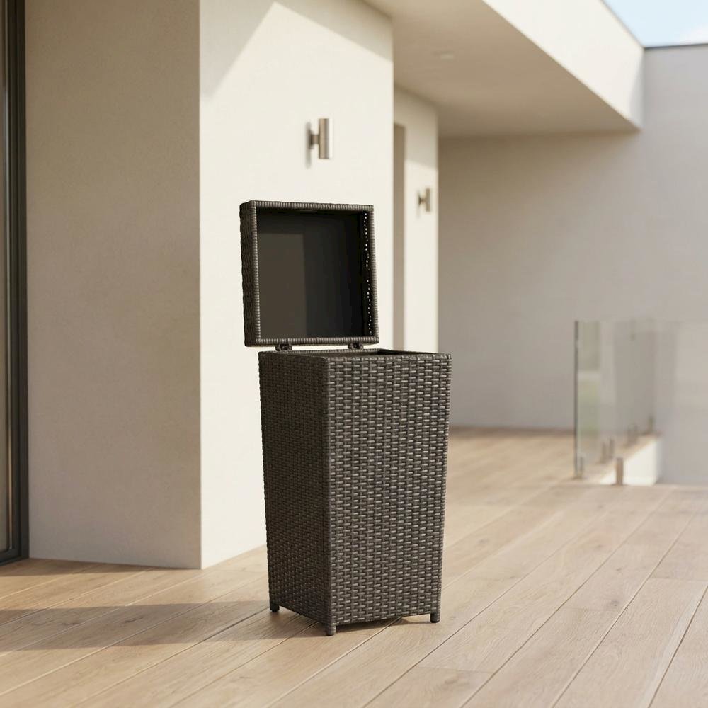 Wicker Trash Can with Elegant Design and Durable Construction. Picture 3