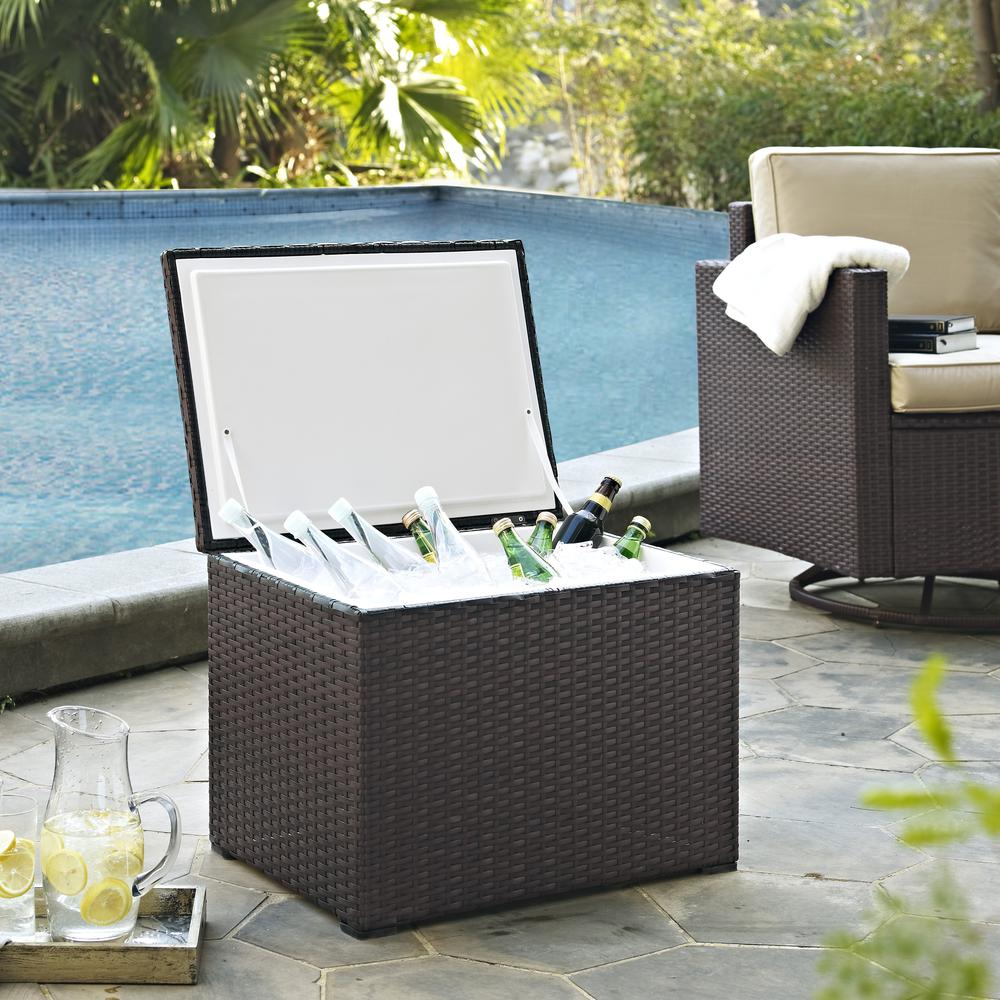 Palm Harbor Wicker Outdoor Cooler. Picture 2