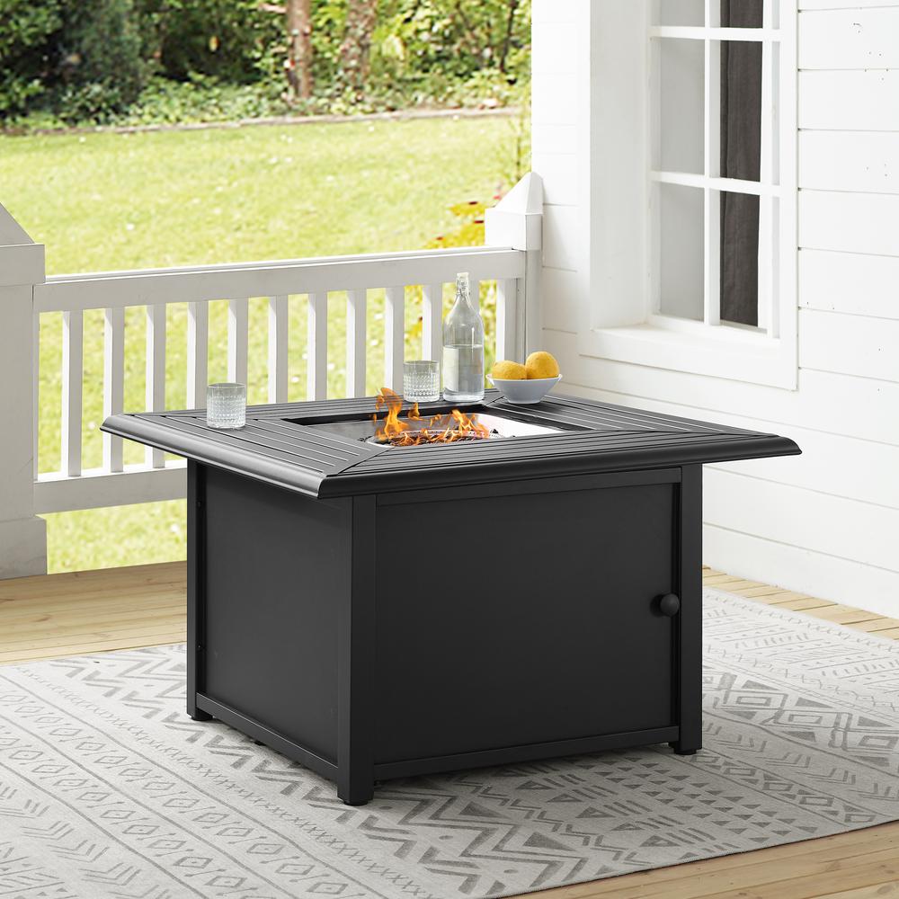 Dante Outdoor Fire Pit Table. Picture 2