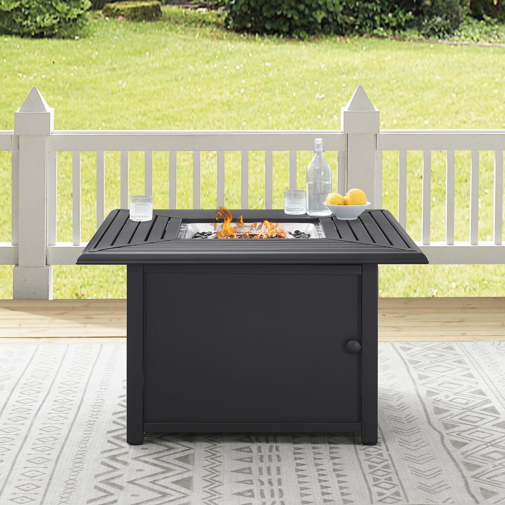 Dante Outdoor Fire Pit Table. Picture 3