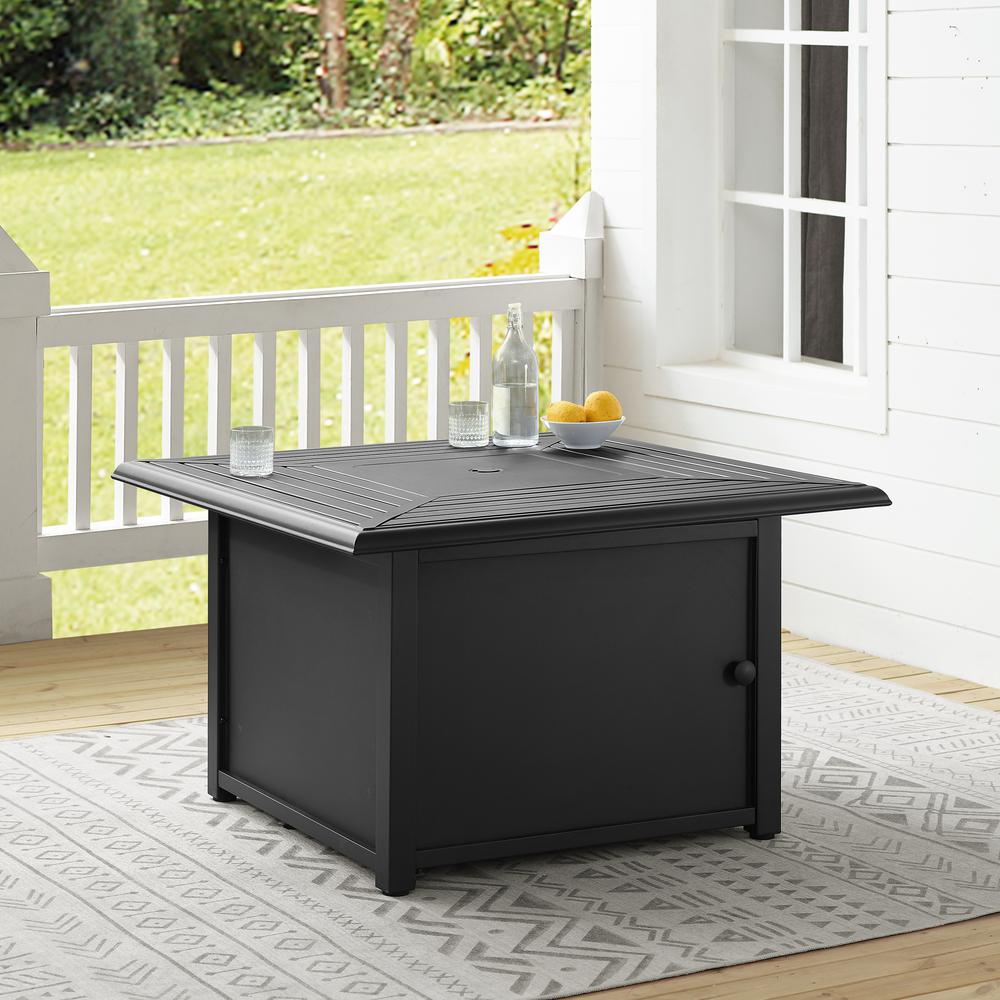 Dante Outdoor Fire Pit Table. Picture 4