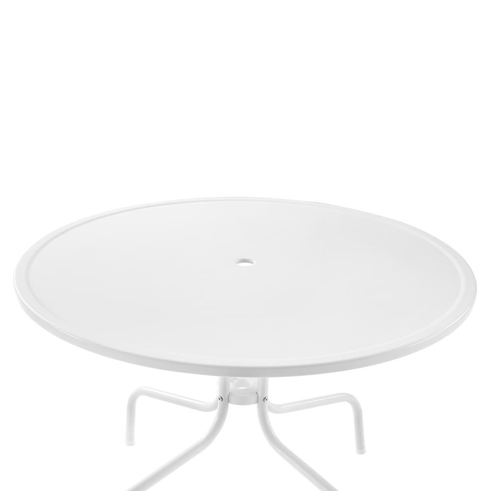 Bates 5Pc Round Retro Outdoor Dining Set - Dining Table & 4 Armchairs. Picture 4