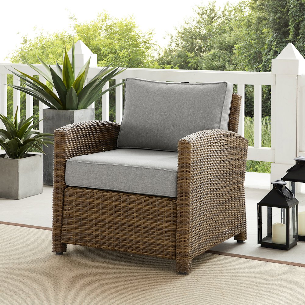 Bradenton Wicker Outdoor Chair. Picture 3