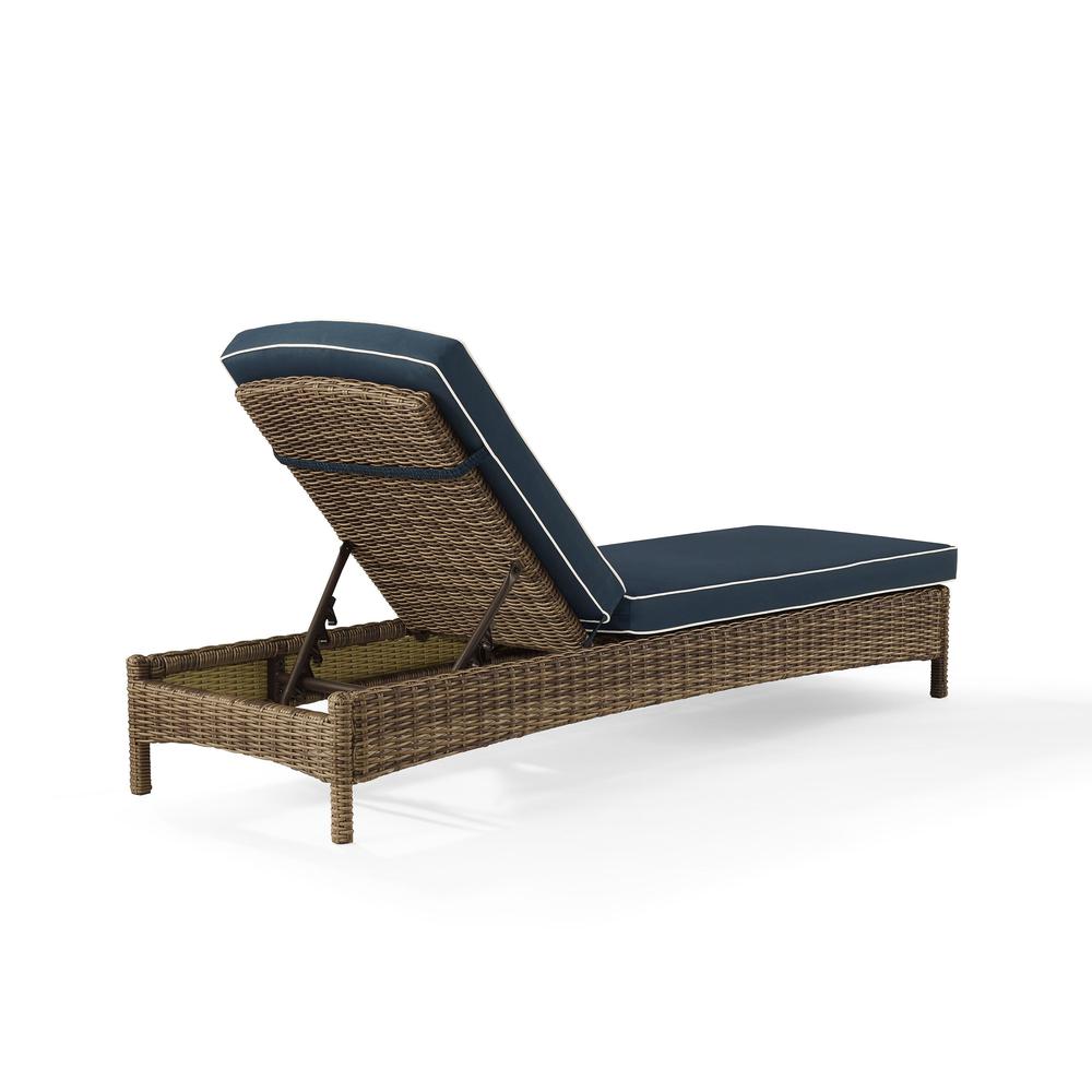 Bradenton Wicker Outdoor Chaise Lounge. Picture 2