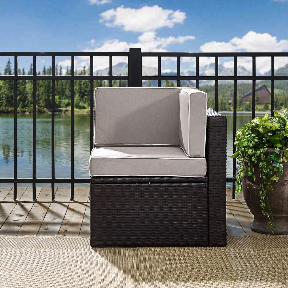 Palm Harbor Wicker Corner Outdoor Sectional Chair. Picture 3