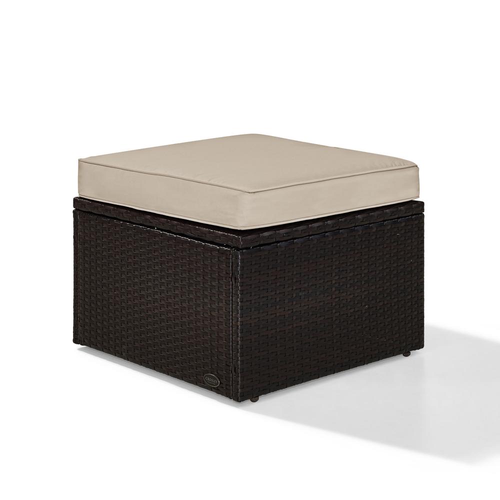 Palm Harbor Wicker Outdoor Ottoman. Picture 1