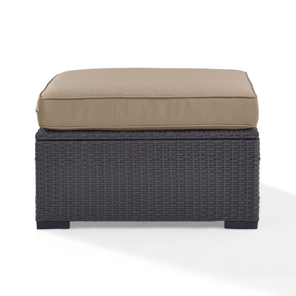 Biscayne Wicker Outdoor Ottoman. Picture 1