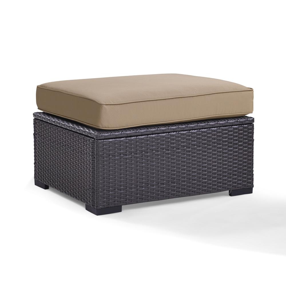 Biscayne Wicker Outdoor Ottoman. Picture 4