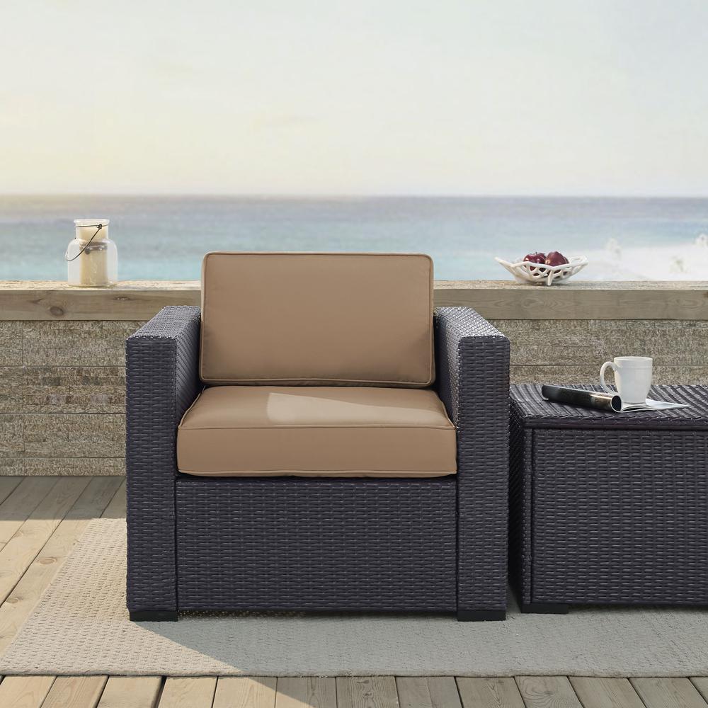 Biscayne Wicker Outdoor Chair. Picture 2