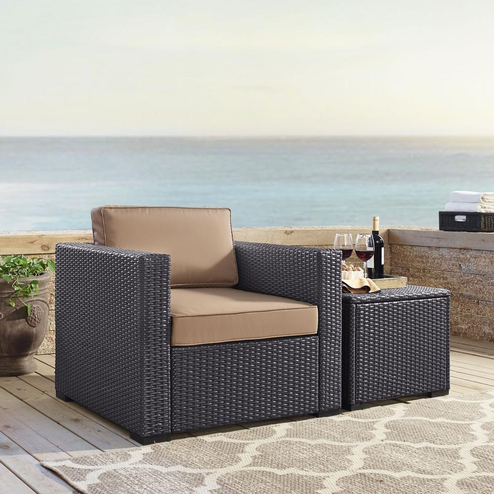 Biscayne Wicker Outdoor Chair. Picture 3