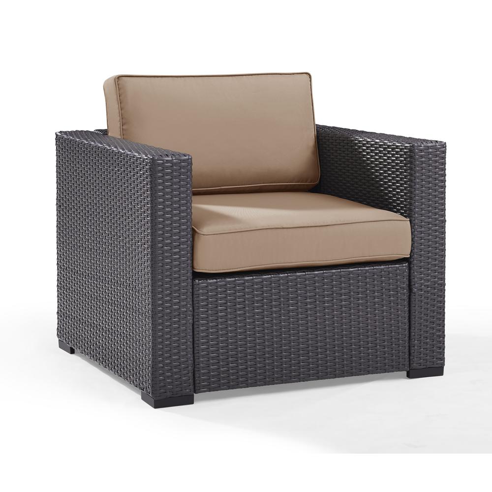 Biscayne Wicker Outdoor Chair. Picture 4