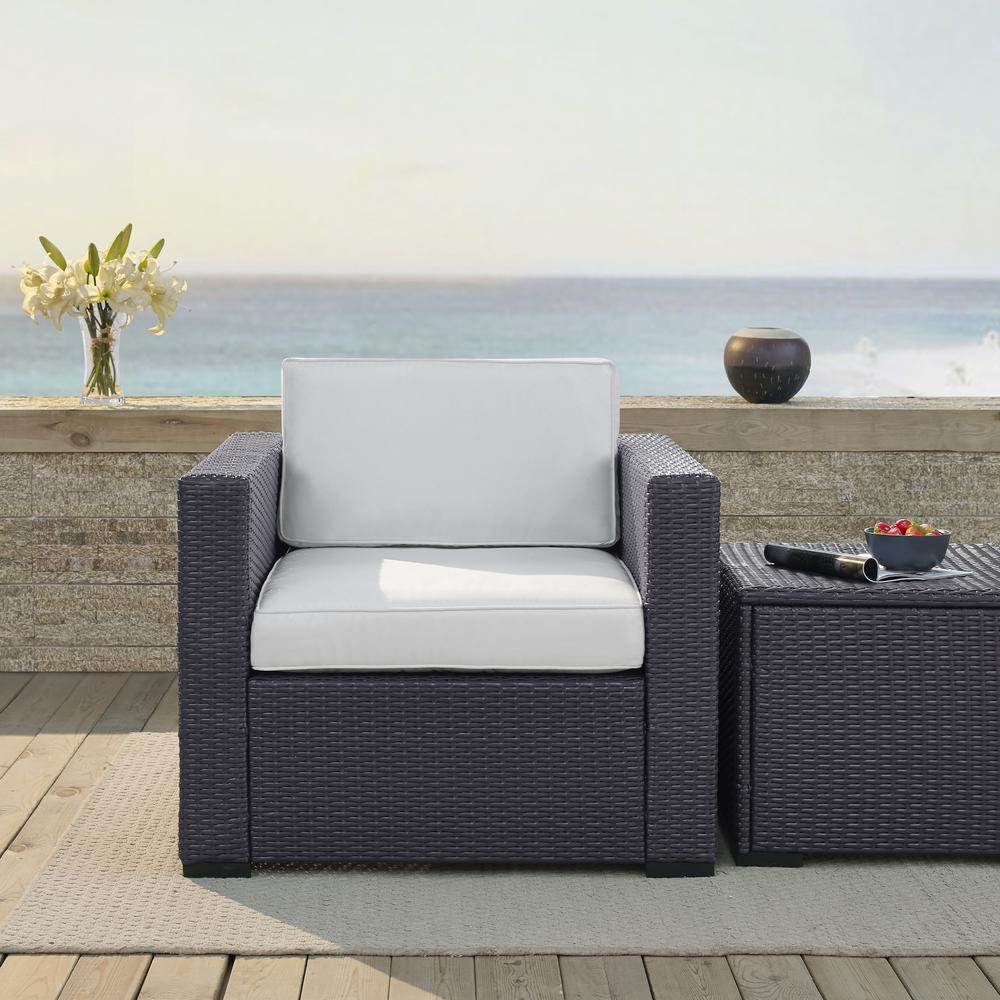 Biscayne Wicker Outdoor Chair. Picture 2