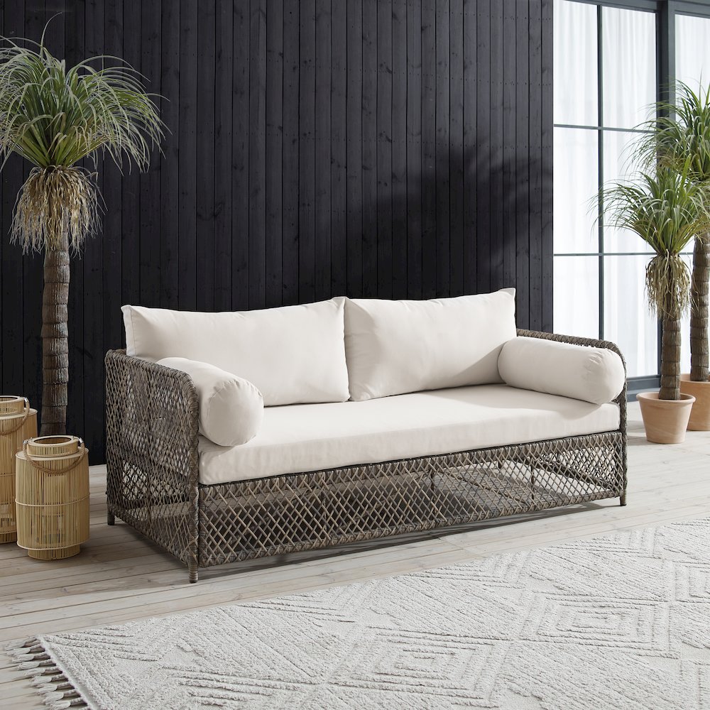Granite Bay Wicker Outdoor Sofa. Picture 2