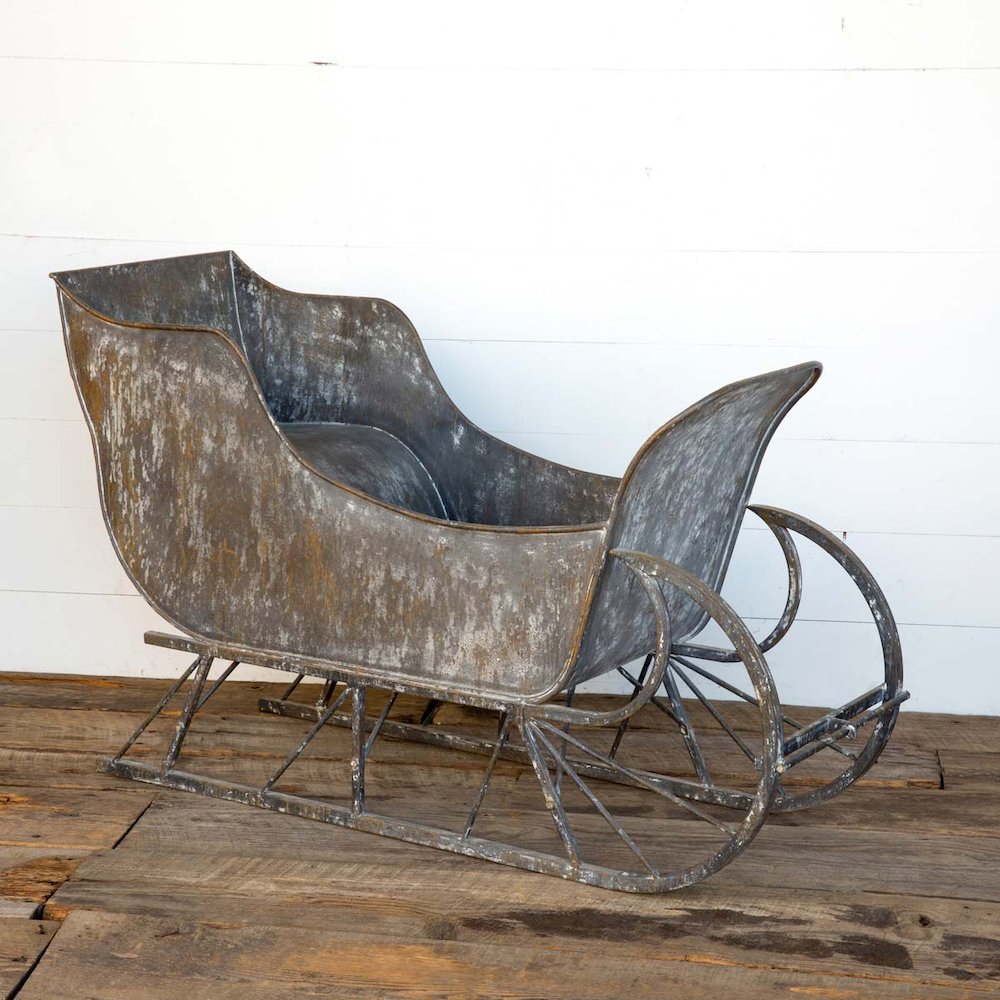 Old Fashioned Open Sleigh. Picture 1