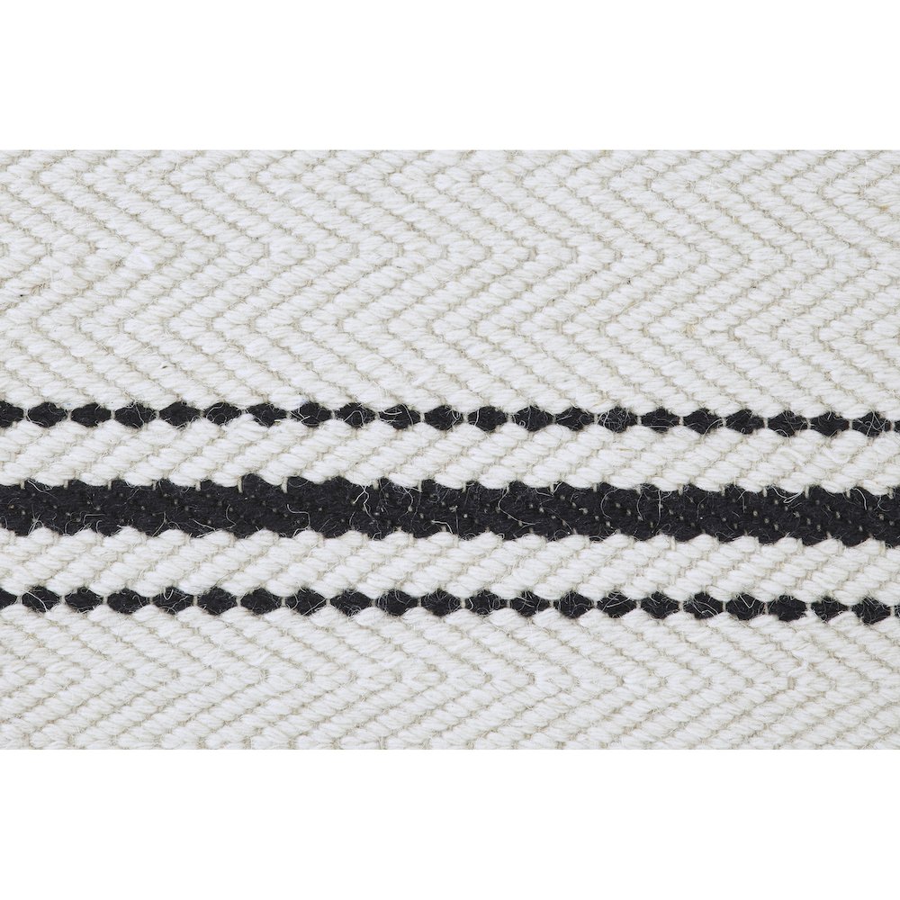 ALICE Ivory/Black 5 x 8 Rug. Picture 4