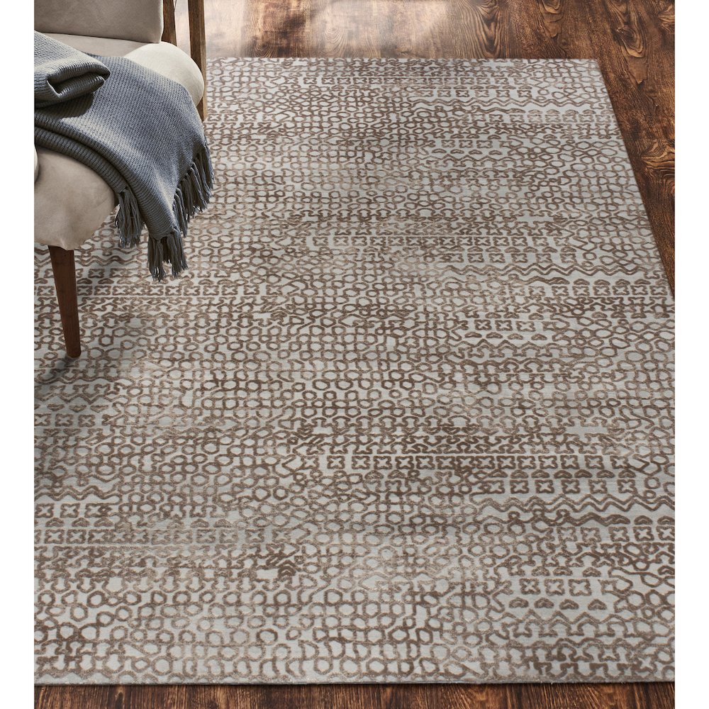 Ariella tribal 9 x 12 ft indoor rug. Picture 2