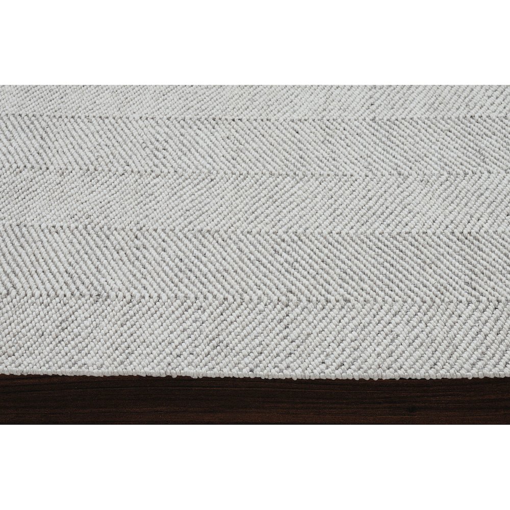MALUR Ivory/Silver 8 x 10 Rug. Picture 1