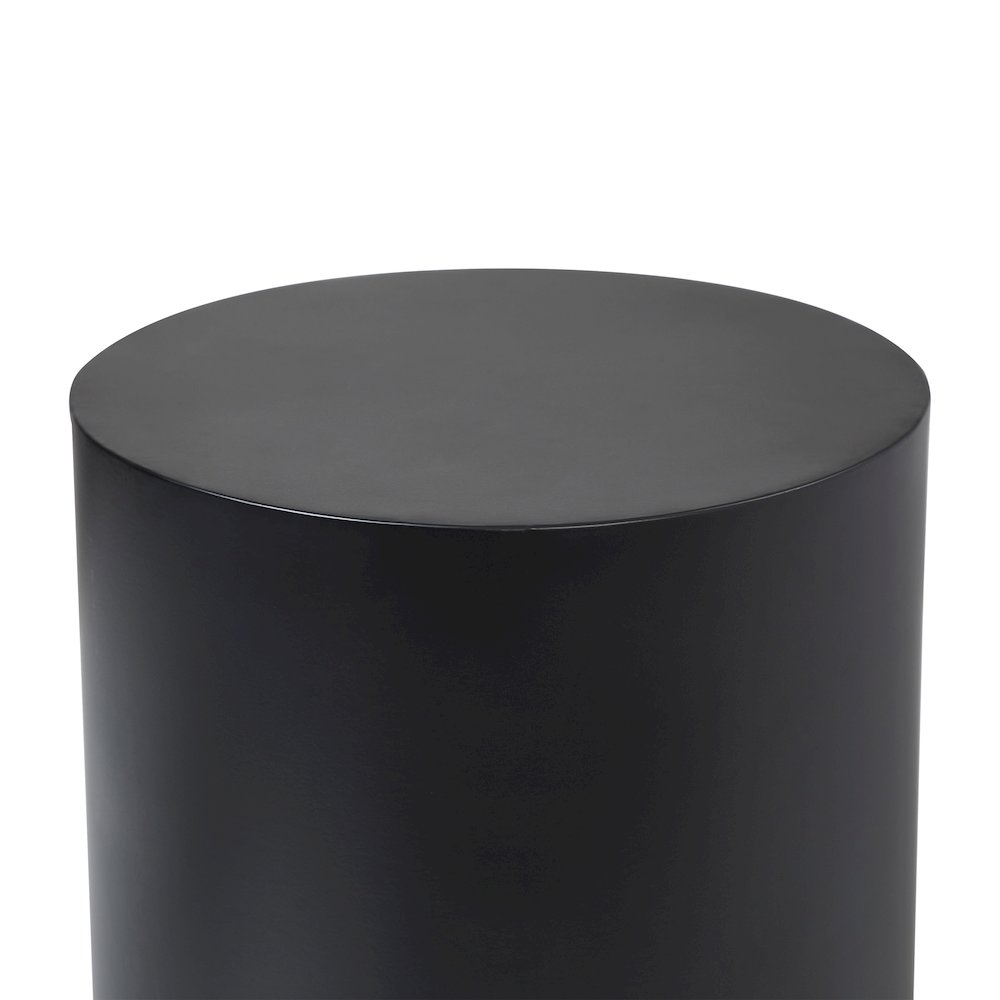 Domus Indoor/Outdoor Side Table. Picture 4