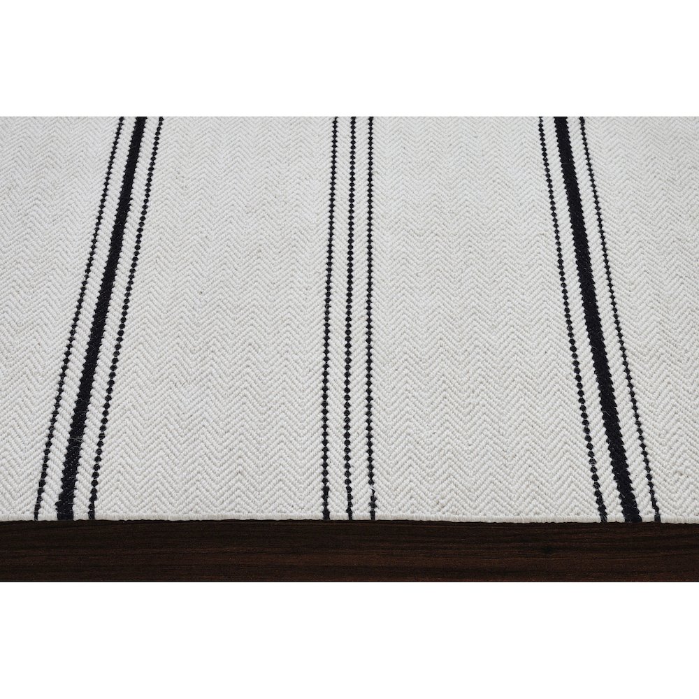 ALICE Ivory/Black 1 x 013 Rug. Picture 5