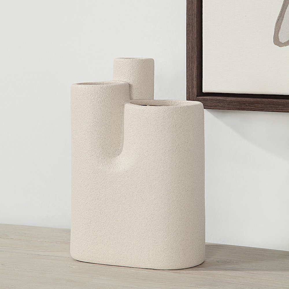 Fontaine Vase In Cream Color. Picture 2