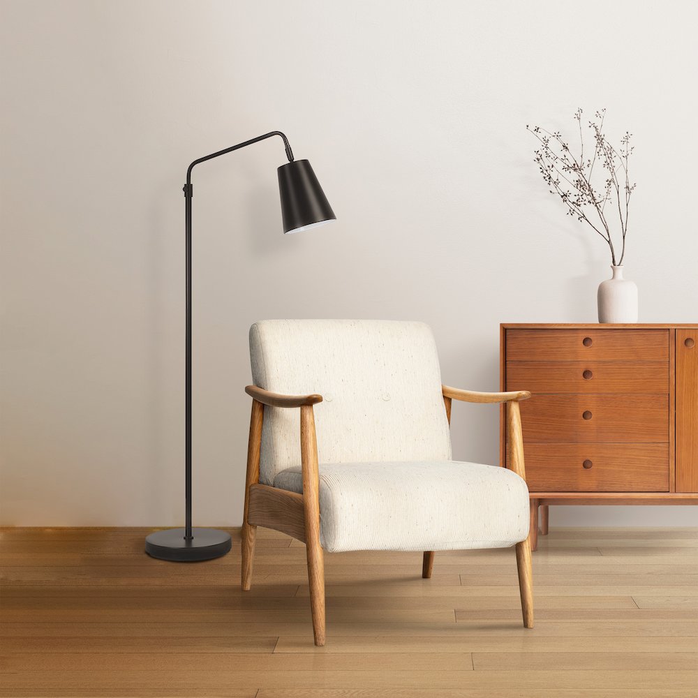 Nottingham 47.5" Height Floor Lamp, Black. Picture 2