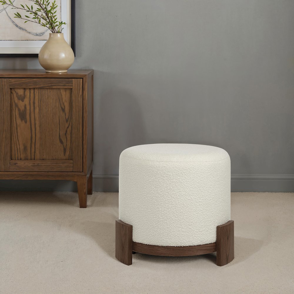 Chaves 18.0" Height Ottoman. Picture 2