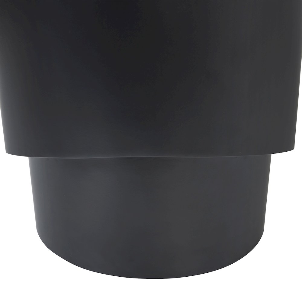 Domus Indoor/Outdoor Side Table. Picture 5