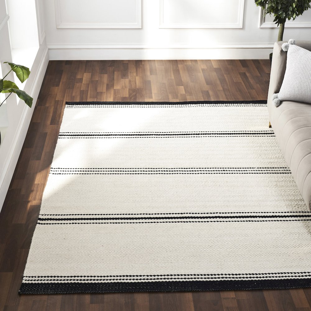 ALICE Ivory/Black 1 x 013 Rug. Picture 2