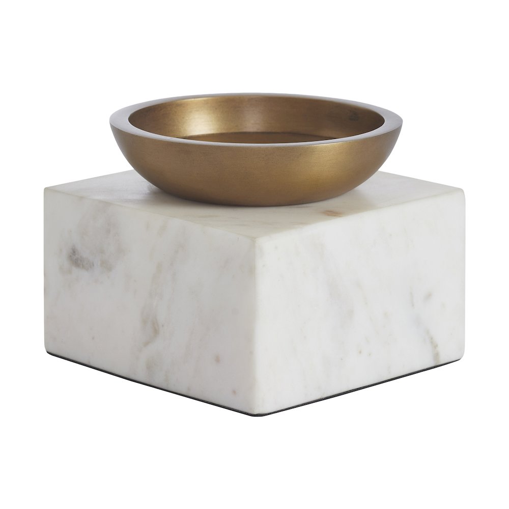 Carvella Candle Holder, Gold. Picture 1