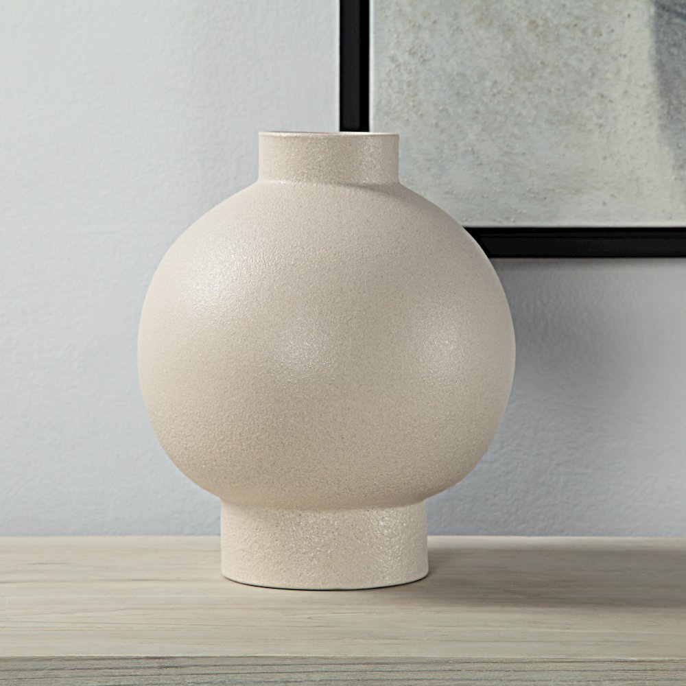 Lamoureux Vase In Cream Color. Picture 2