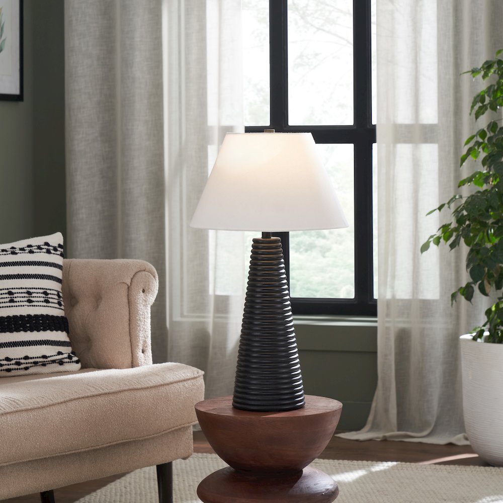Kailua 26.5" Height Table Lamp, Black. Picture 2