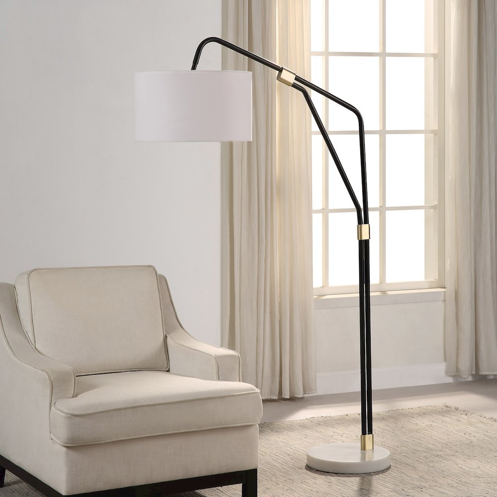 Wroxton 71" Length Floor Lamp, Matte Black. Picture 2
