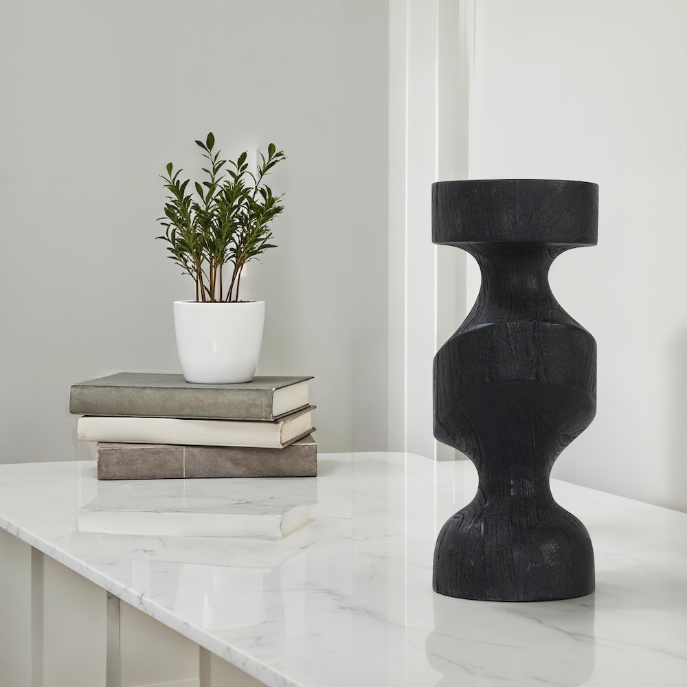 Severn Statue, Black. Picture 2