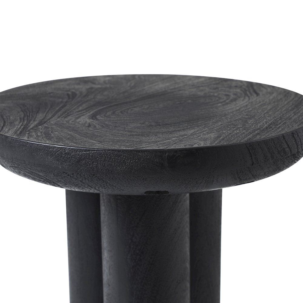 Quintin Side Table In Black Color. Picture 3