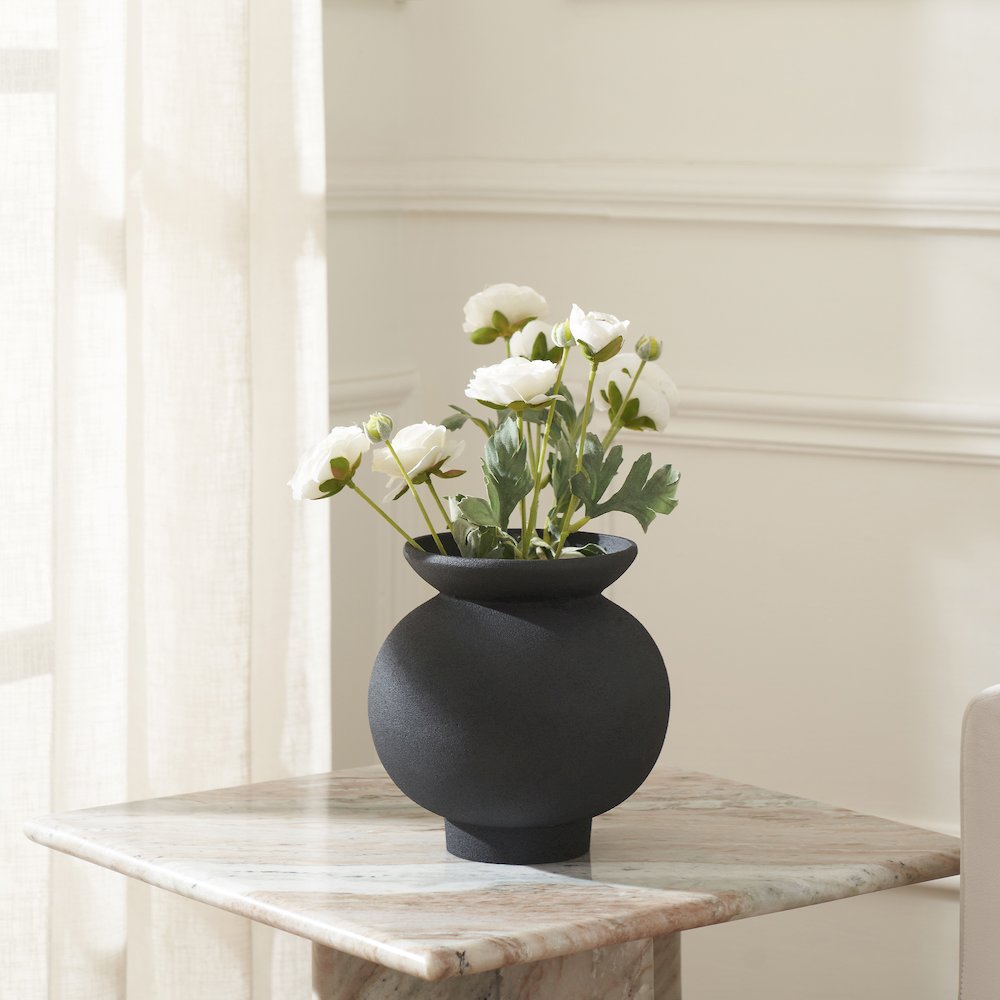 Cadiz Indoor Vase, Black. Picture 2