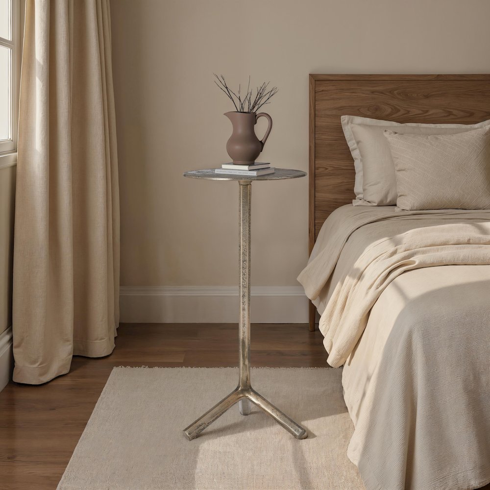 Zahra 10.0" Height Side Table. Picture 2