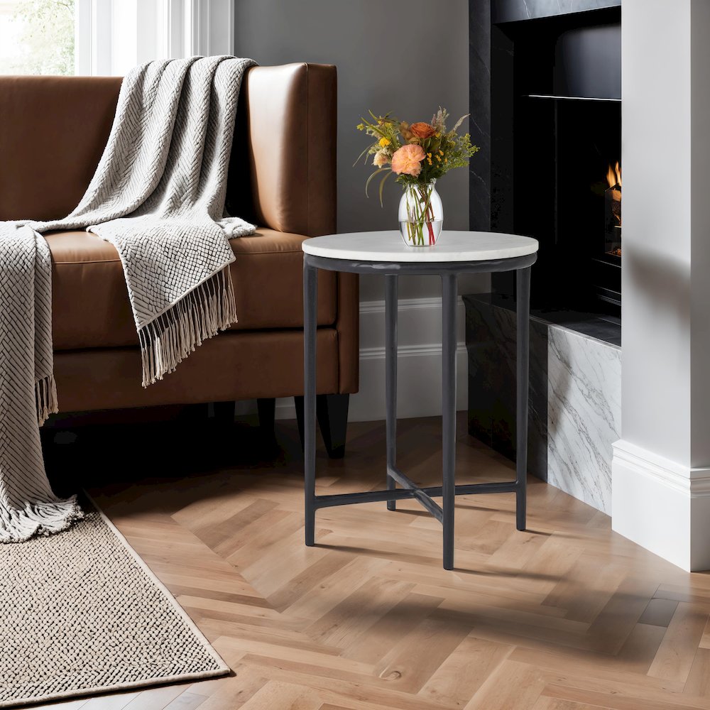 Veroia 14.96" Height Side Table. Picture 2