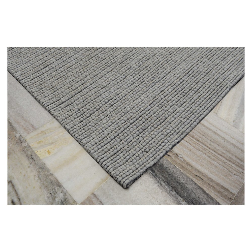 Bedford III Beige 5 x 8 Indoor Rug. Picture 2