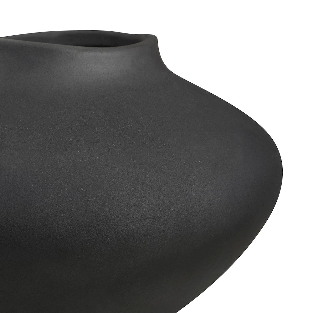 Cipher Indoor Vase. Picture 4