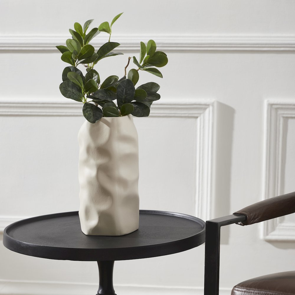 Hermione Vase In Cream Color. Picture 4