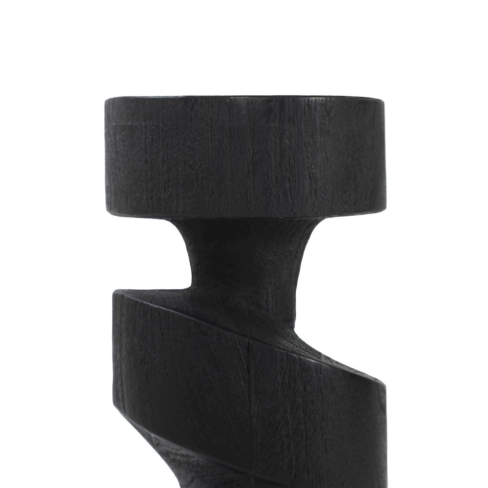 Beckton Statue, Black. Picture 4
